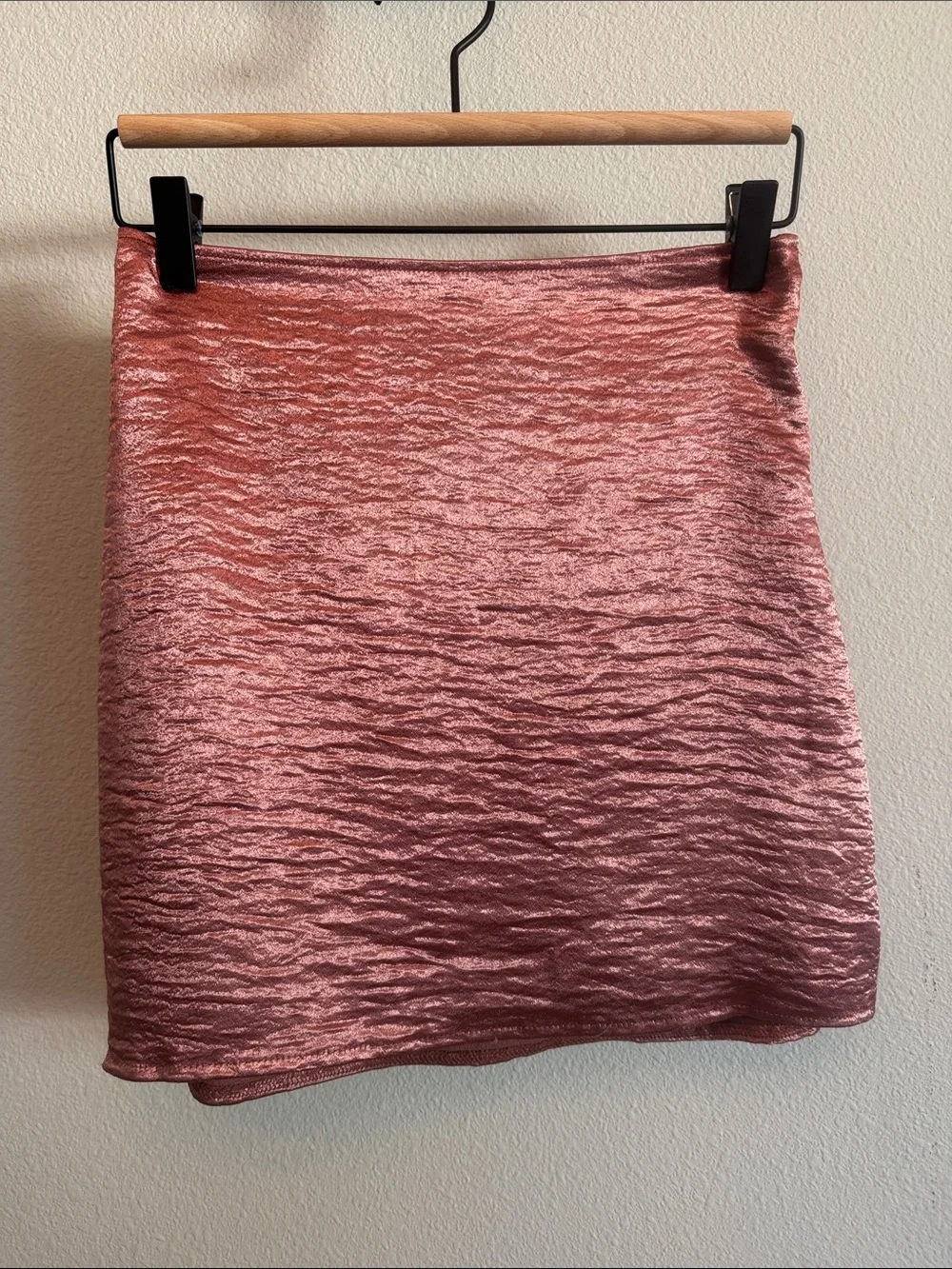 Express Textured Satin Mini Skirt - Dusty Rose
